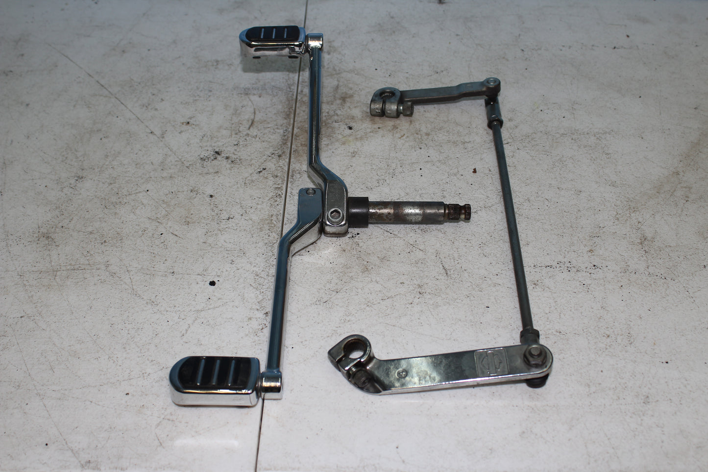 1997-2013 Harley Davidson StreetGlide OEM Heel Toe Shifter w/ Linkage