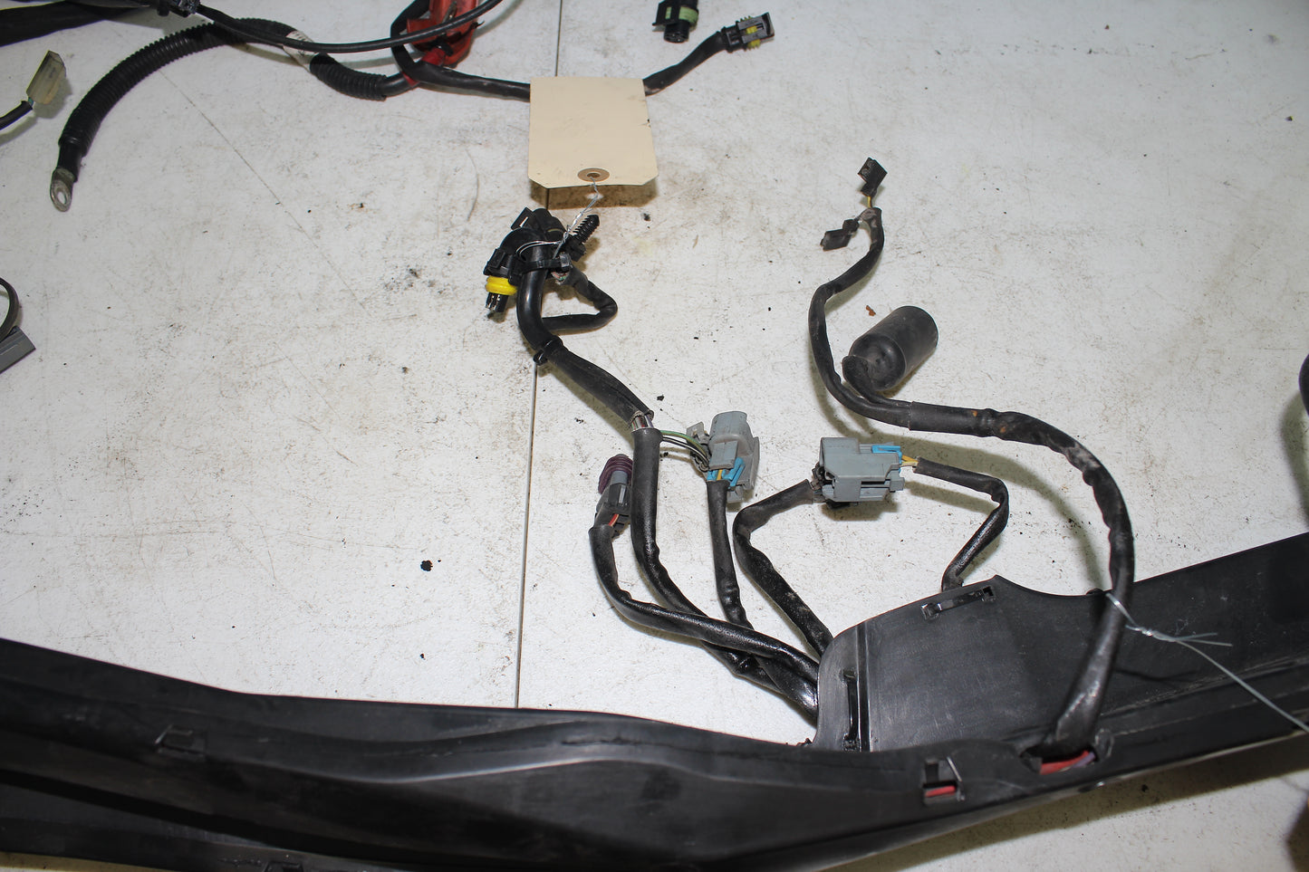 97-13 Harley Davidson StreetGlide OEM Main Wire Harness 70985-07 *ONE PLUG DMG*