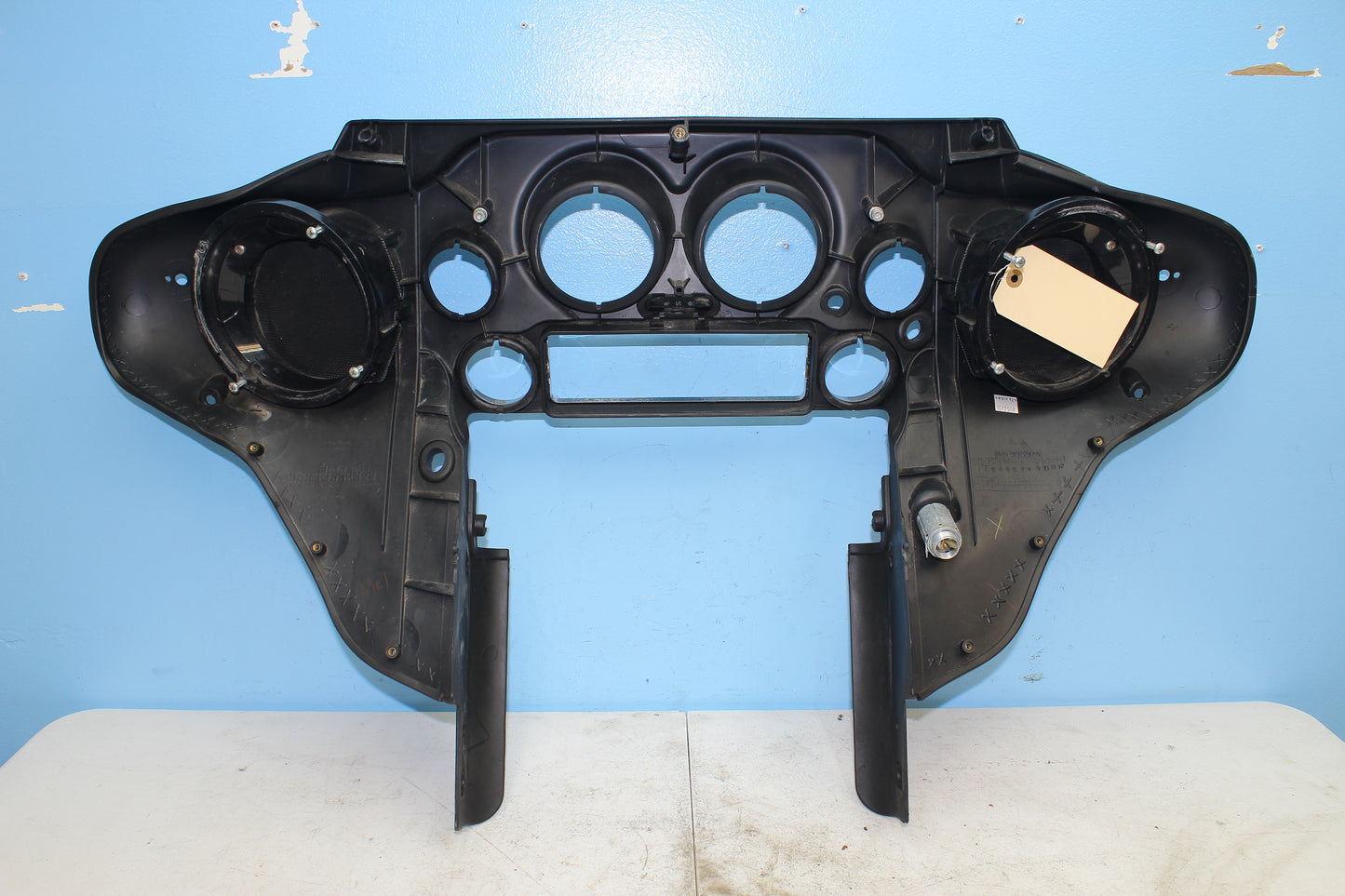 97-13 Harley Davidson StreetGlide OEM Front Inner Batwing (Gauge Surround)