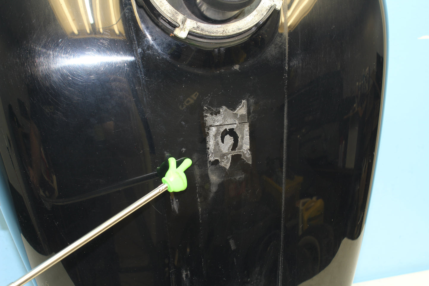 1997-2013 Harley Davidson StreetGlide OEM Gas Tank w/ Fuel Pump *Scratched*
