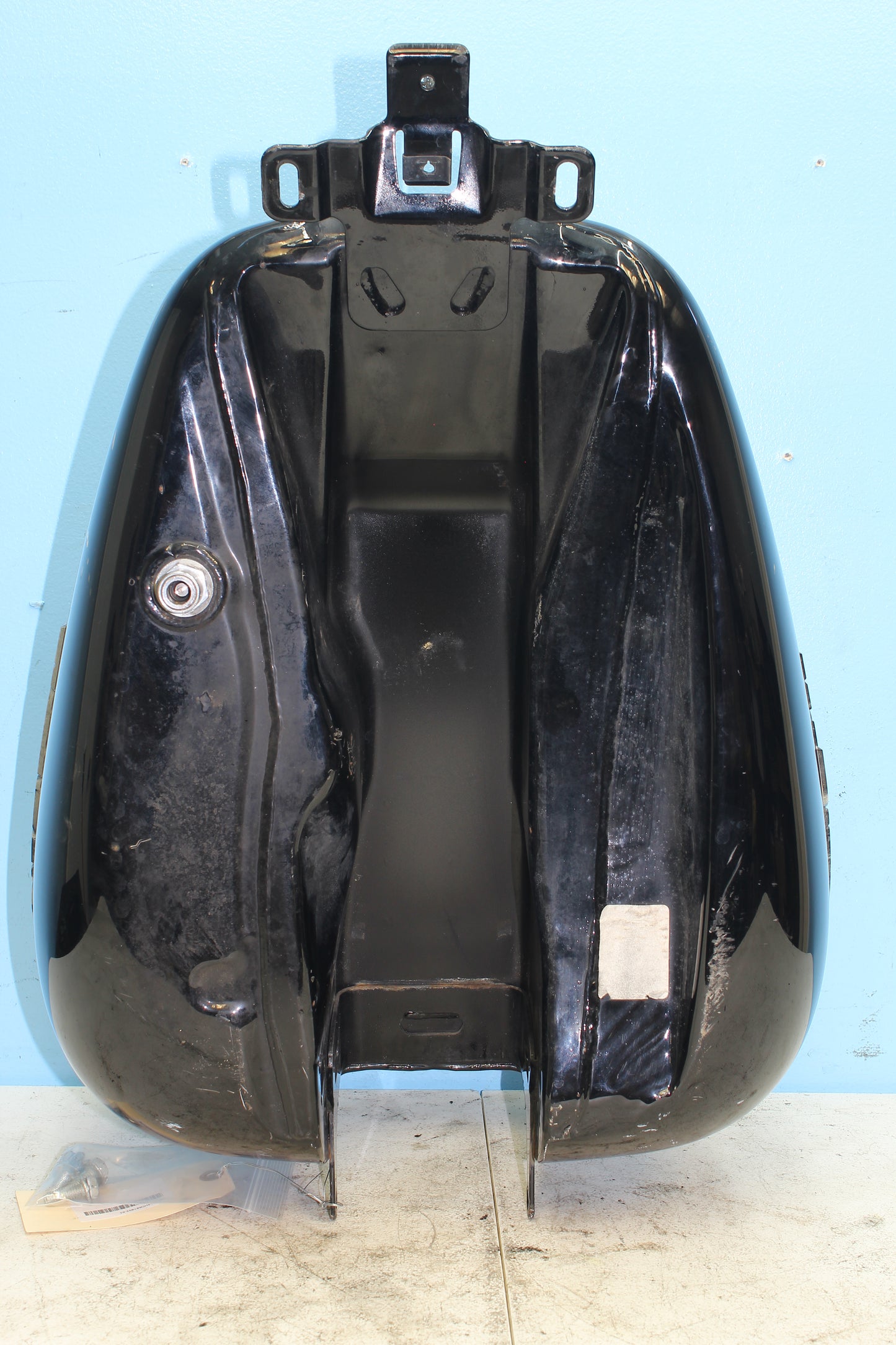 1997-2013 Harley Davidson StreetGlide OEM Gas Tank w/ Fuel Pump *Scratched*
