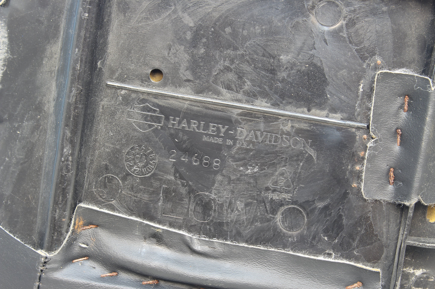 1997-2013 Harley Davidson StreetGlide OEM Seat