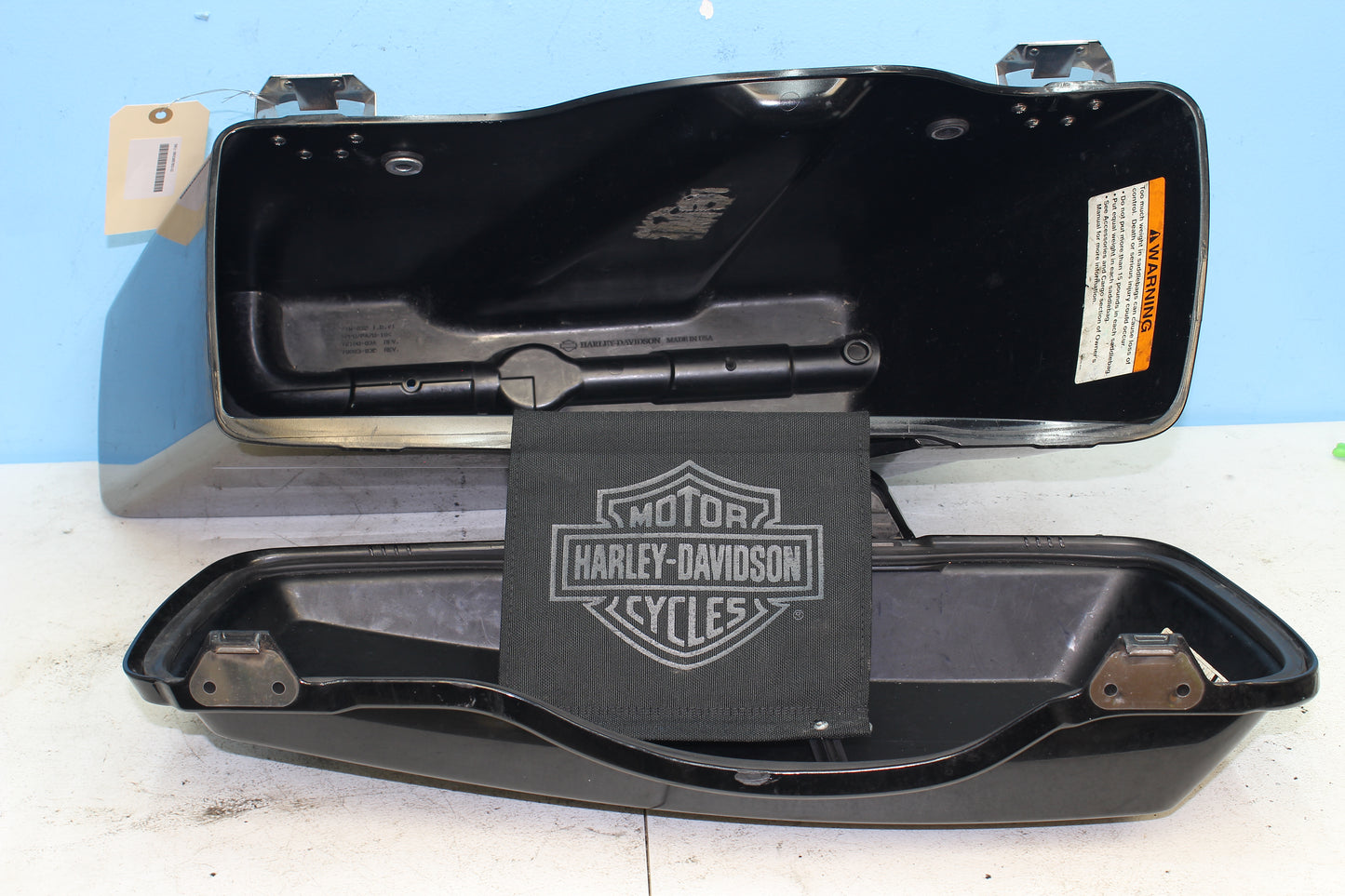 1997-2013 Harley Davidson StreetGlide OEM Right Saddlebag