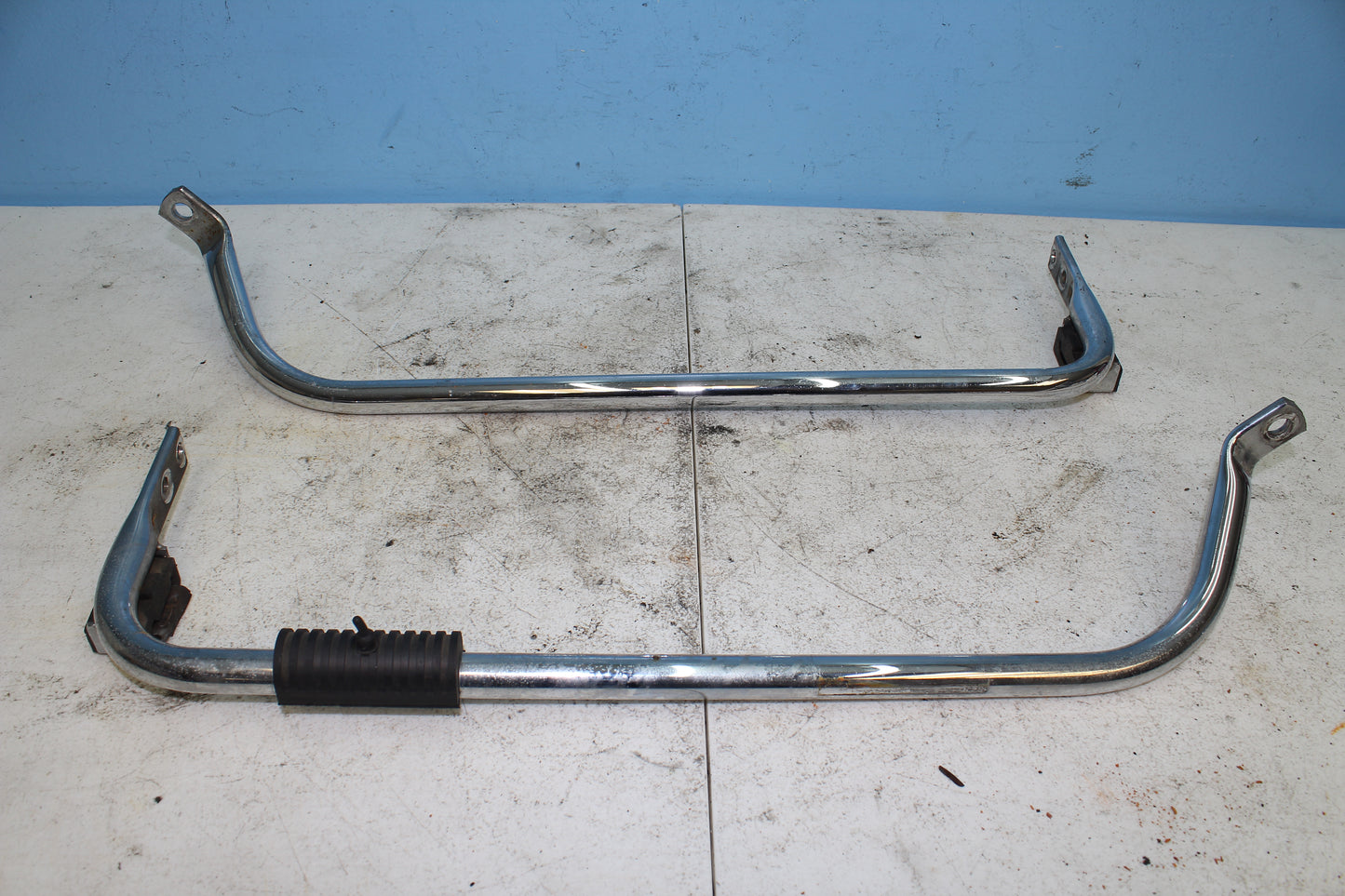 1997-2013 Harley Davidson StreetGlide OEM Saddlebag Lower Support Bars