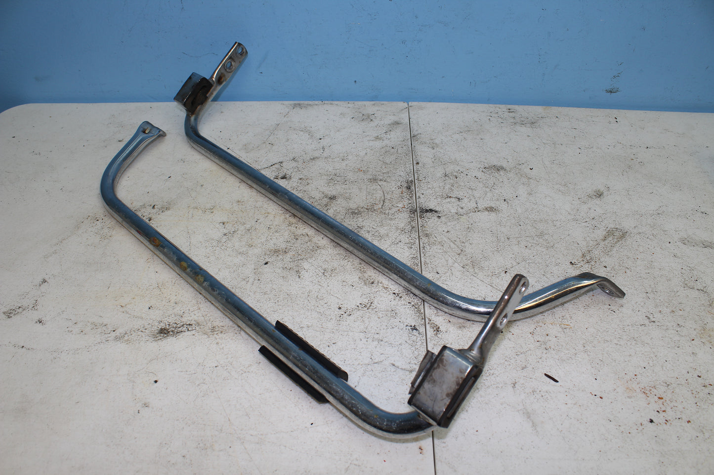 1997-2013 Harley Davidson StreetGlide OEM Saddlebag Lower Support Bars
