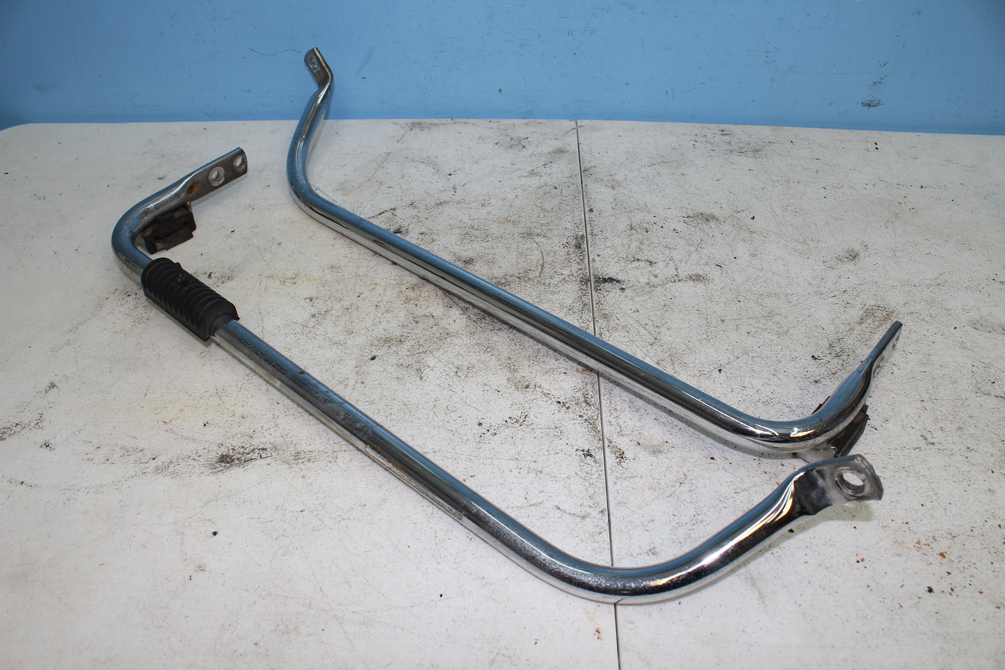 1997-2013 Harley Davidson StreetGlide OEM Saddlebag Lower Support Bars