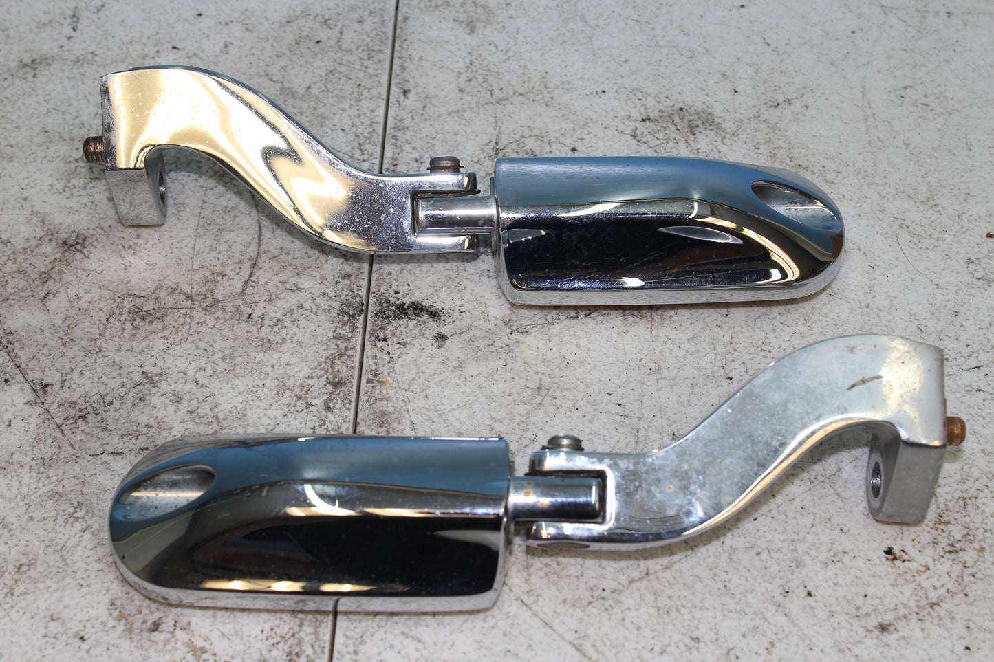 1997-2013 Harley Davidson StreetGlide OEM Rear Passenger Foot Pegs