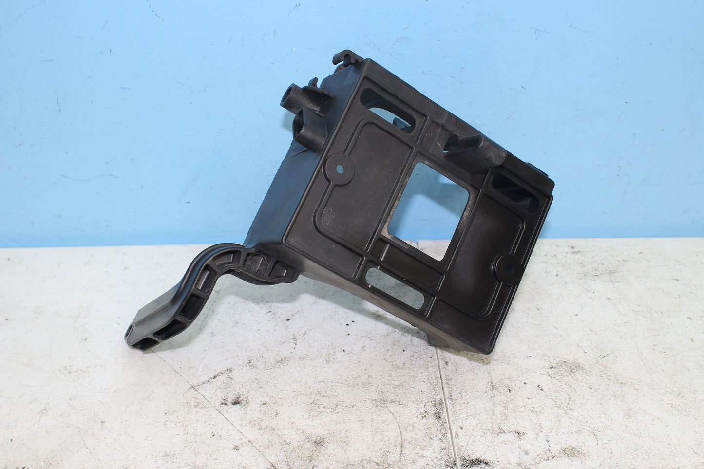 1997-2013 Harley Davidson StreetGlide OEM Battery Box / Pan 66281-08