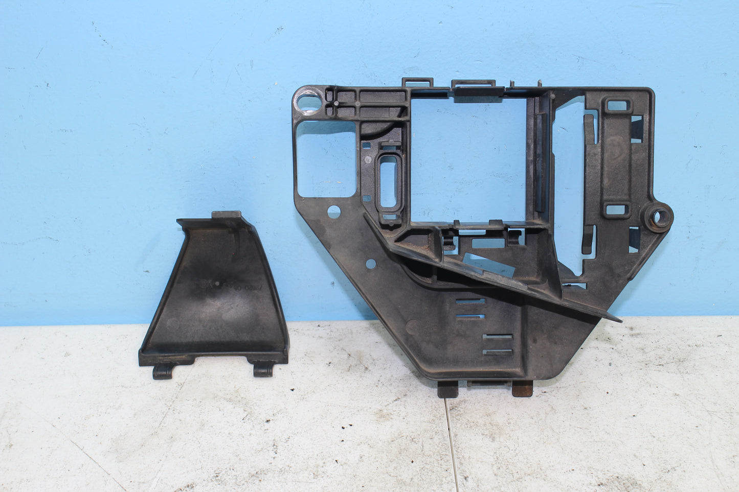 1997-2013 Harley Davidson StreetGlide OEM Battery Box / Pan 66281-08