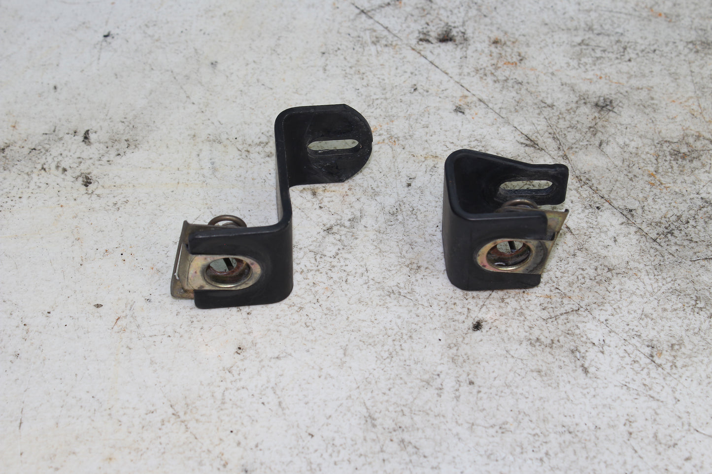 1997-2013 Harley Davidson StreetGlide OEM Right Saddlebag Quick Release / Mount