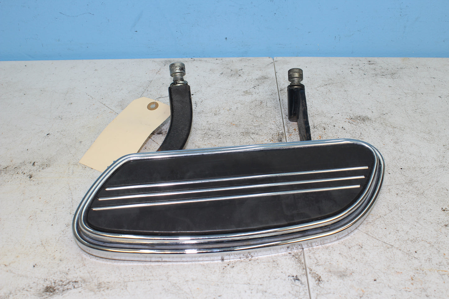 1997-2013 Harley Davidson StreetGlide OEM Right Floorboard Assembly