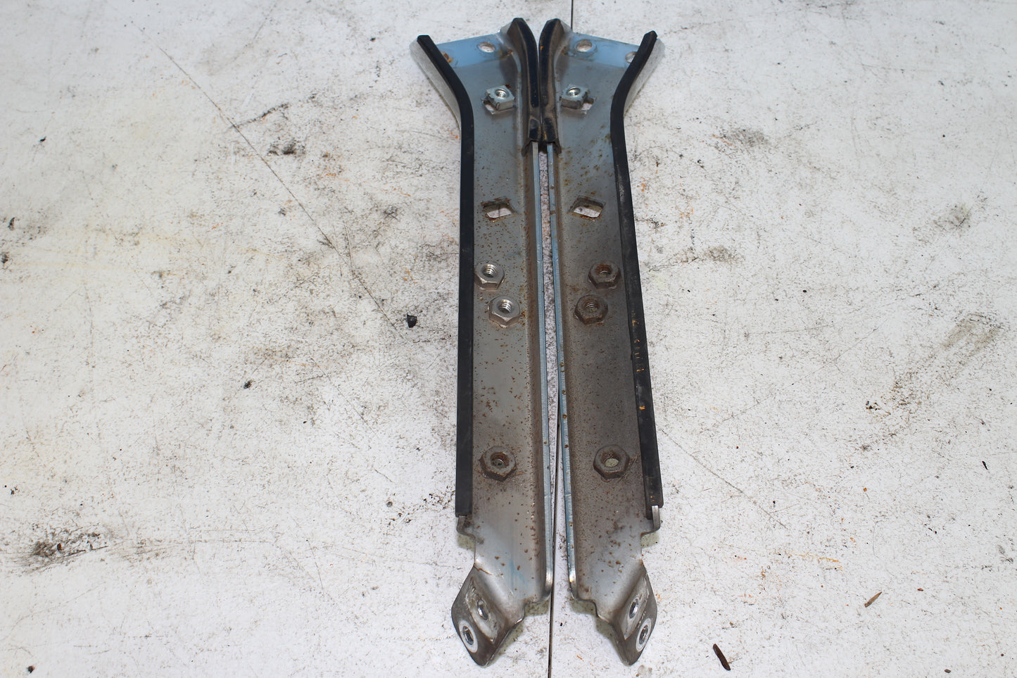1997-2013 Harley Davidson StreetGlide OEM Saddlebag Rear Brackets *ONE CRACKED*