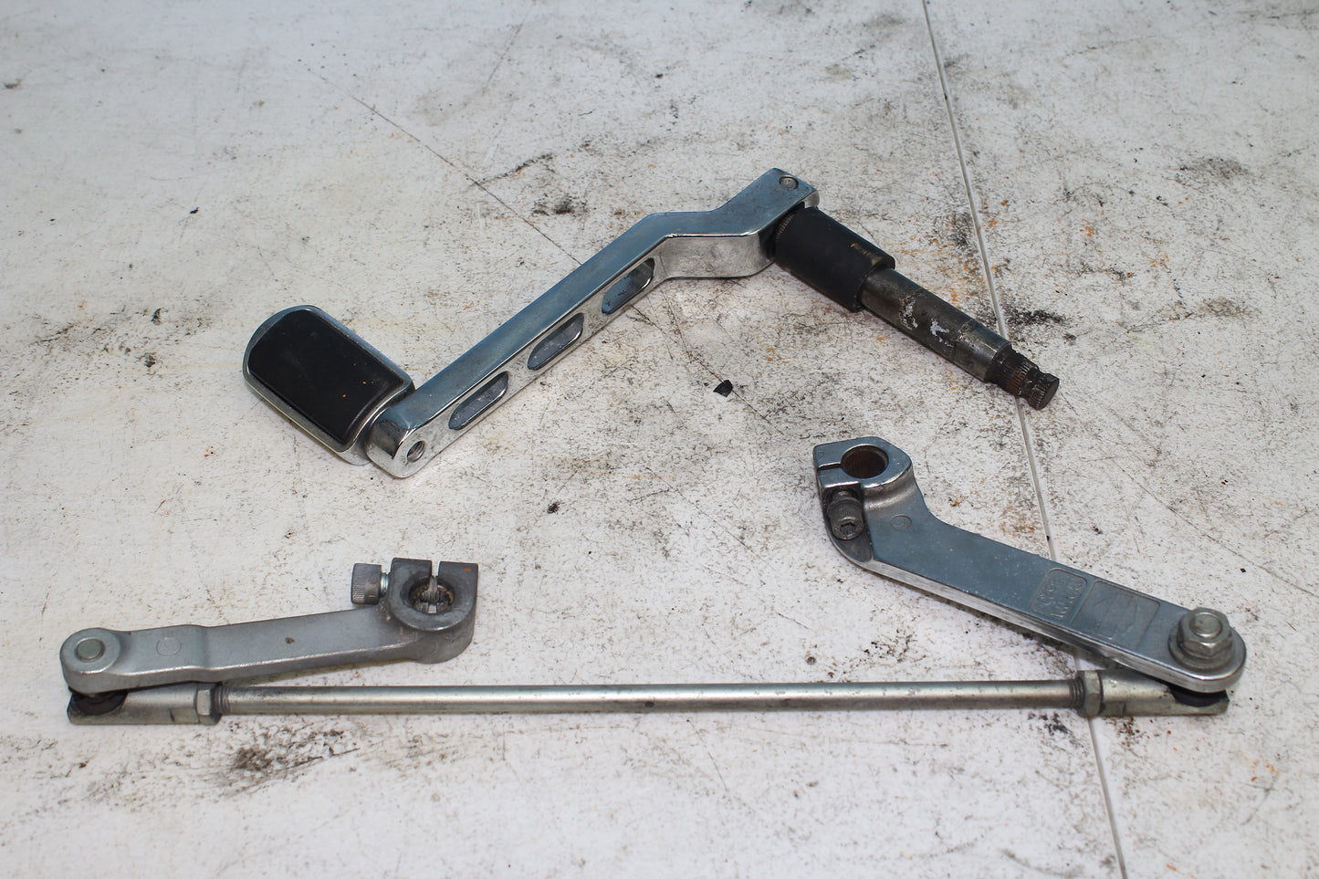 1997-2013 Harley Davidson StreetGlide OEM Shift Linkage & Lever