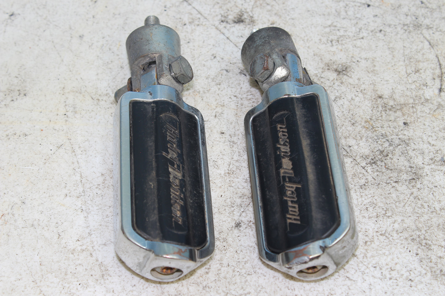 96-03 Harley Davidson Sportster Rider Foot Pegs Flames