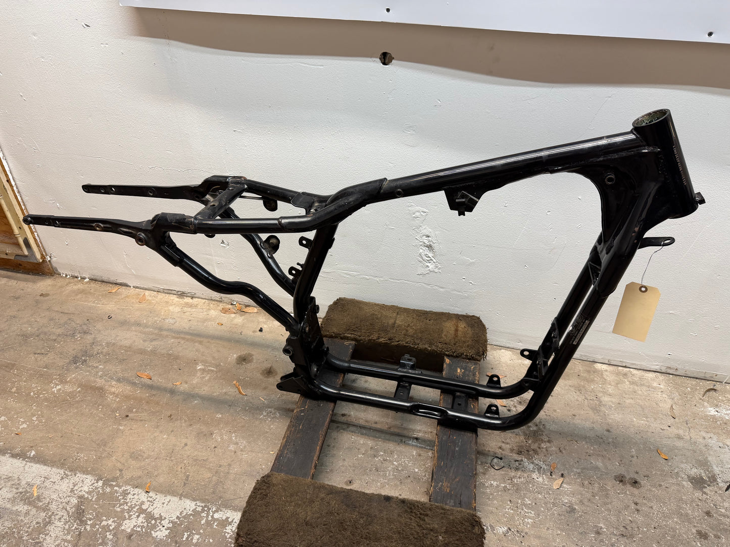 96-03 Harley Davidson Sportster Frame *CLN*
