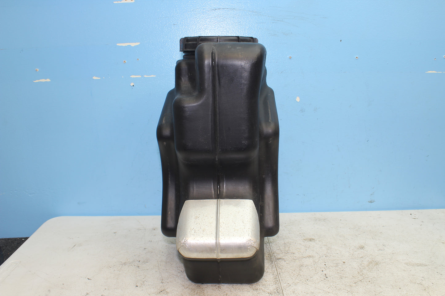 02-06 Harley Davidson VRSCA V Rod 100th Anniv. Fuel Tank