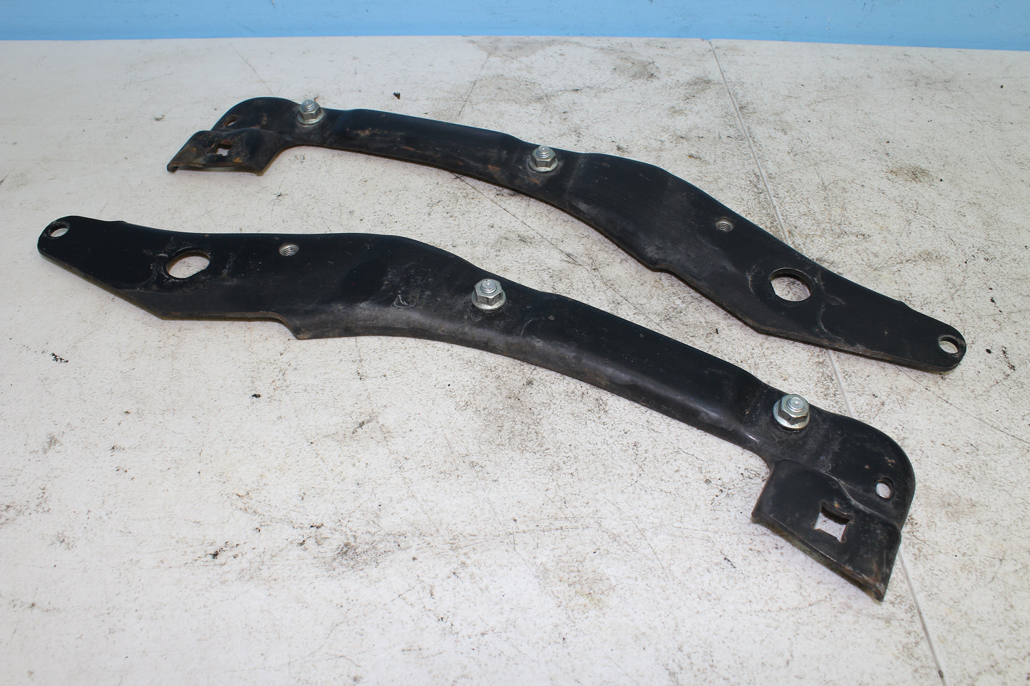 02-06 Harley Davidson VRSCA V Rod 100th Anniv. Rear Fender Mount Brackets