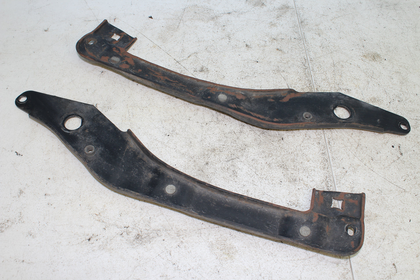 02-06 Harley Davidson VRSCA V Rod 100th Anniv. Rear Fender Mount Brackets