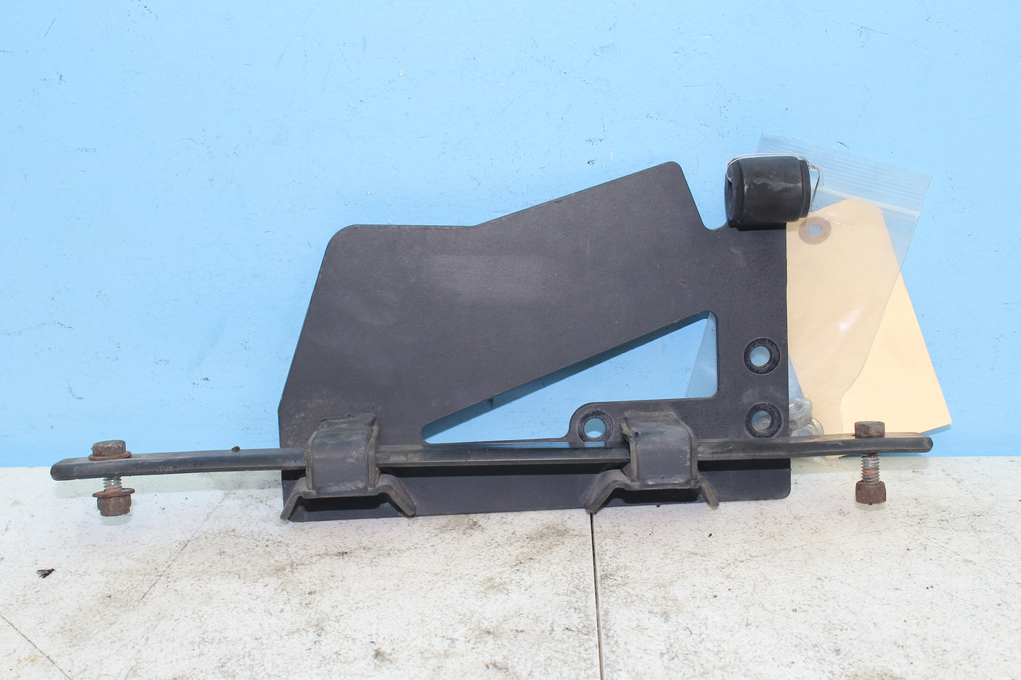 02-06 Harley Davidson VRSCA V ROD 100th Anniv. Exhaust Support Mount Bracket