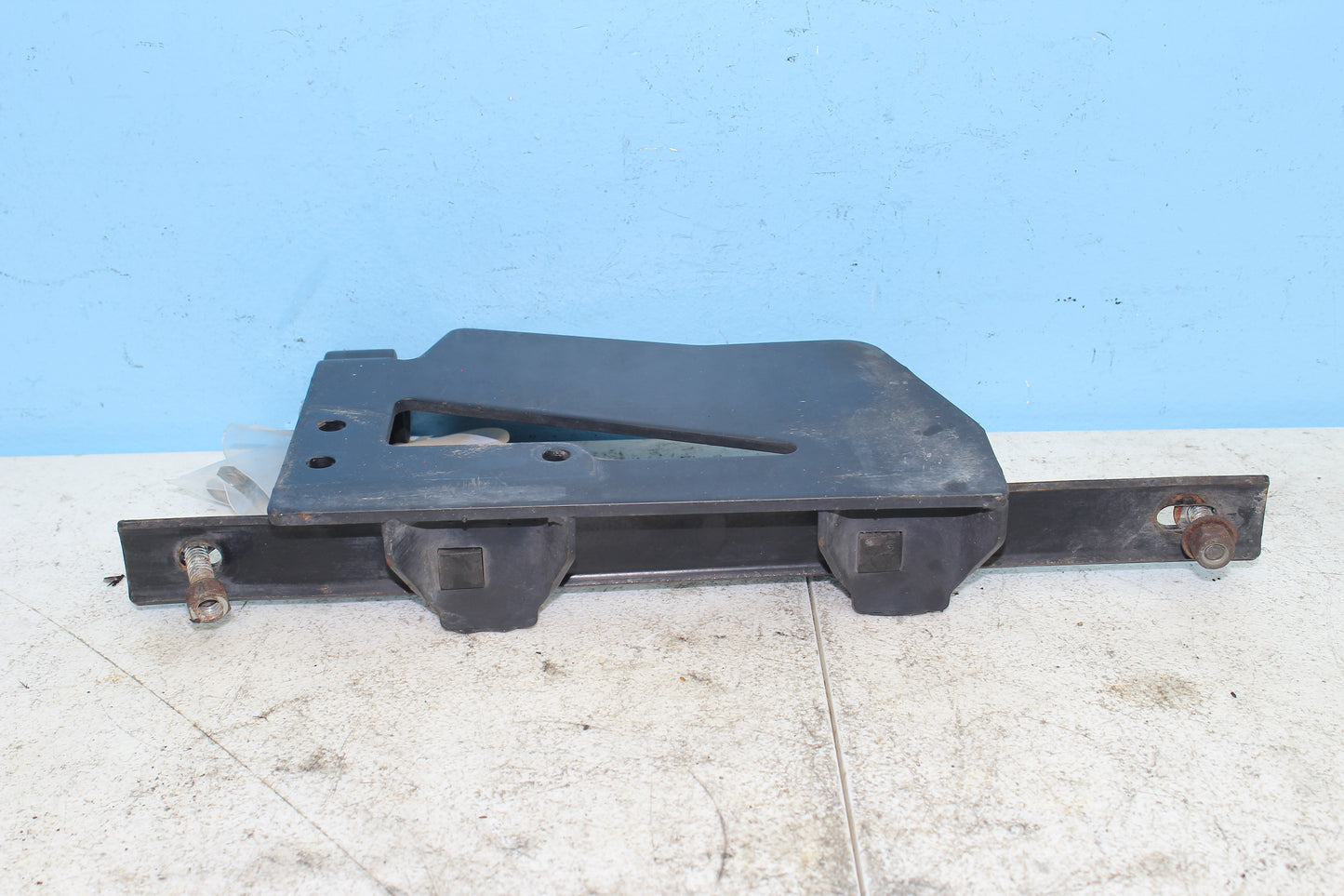 02-06 Harley Davidson VRSCA V ROD 100th Anniv. Exhaust Support Mount Bracket