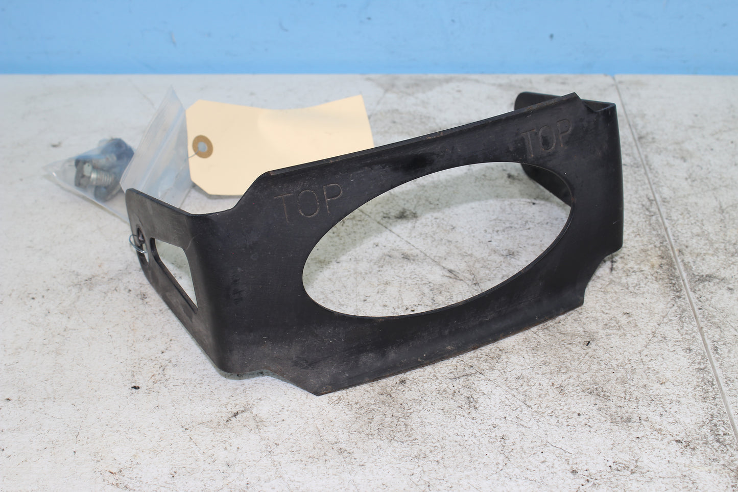 02-06 Harley Davidson VRSCA V Rod 100th Anniv. Gas Tank Mount Bracket