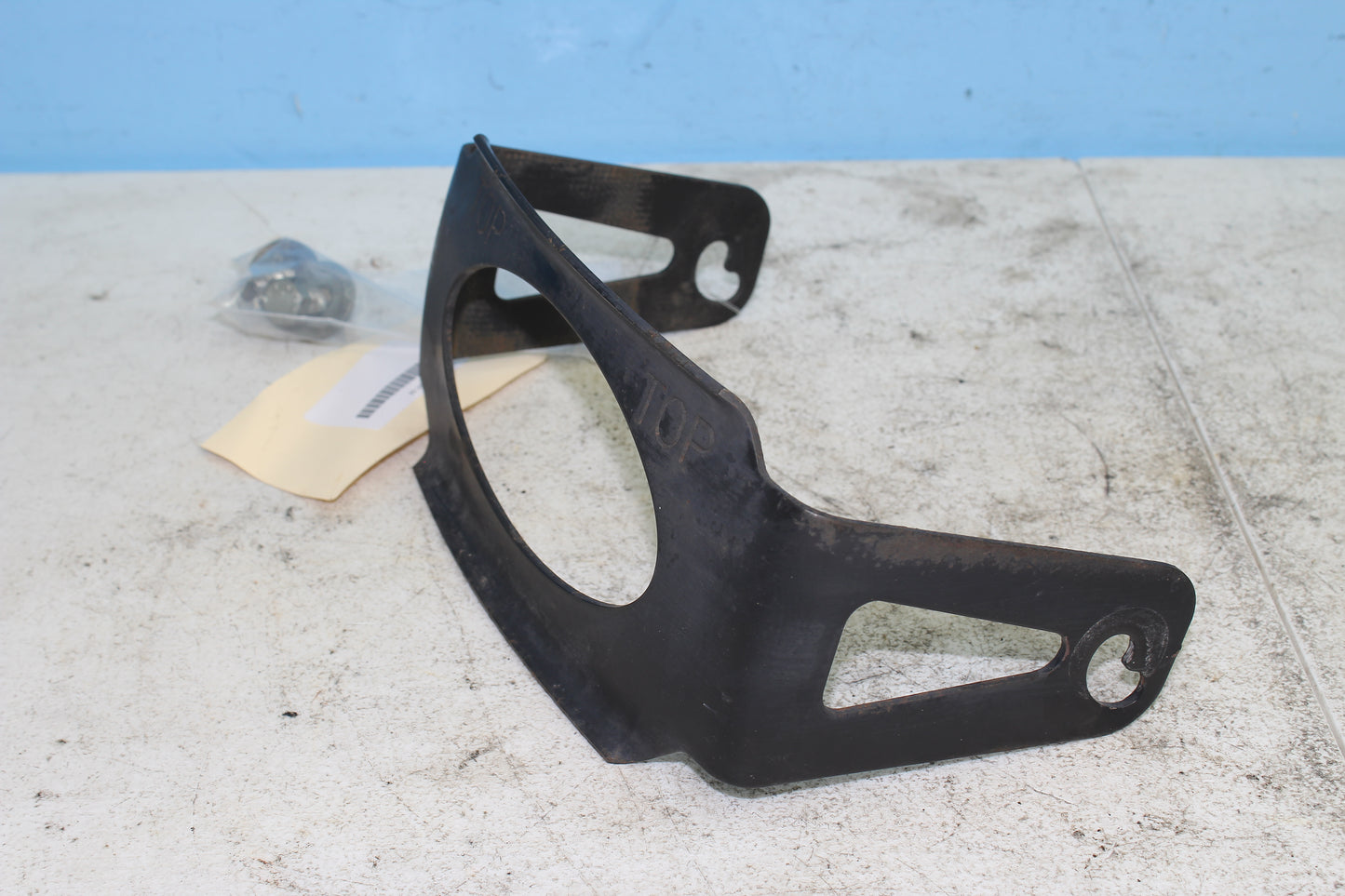 02-06 Harley Davidson VRSCA V Rod 100th Anniv. Gas Tank Mount Bracket