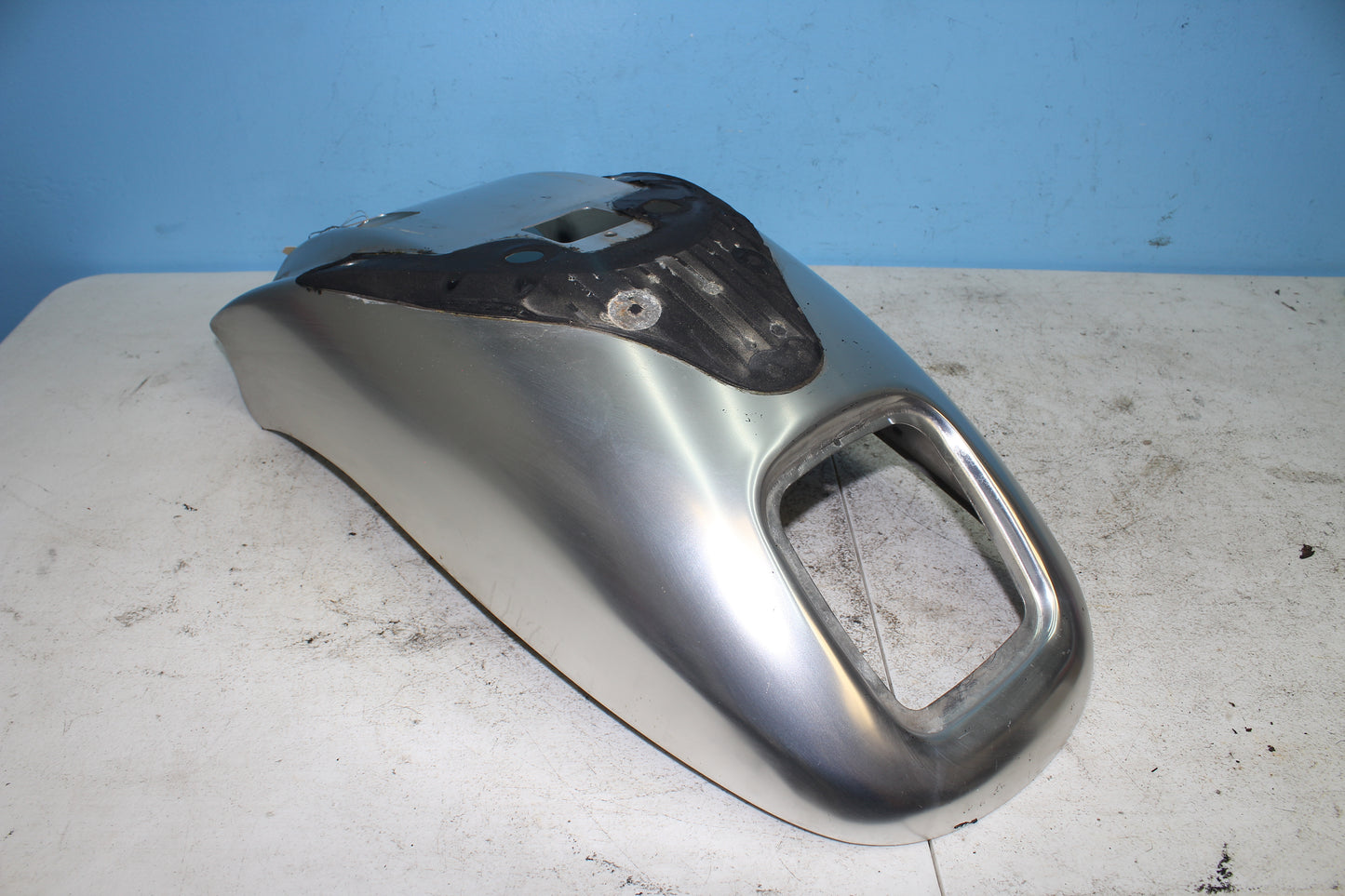 02-06 Harley Davidson VRSCA V Rod 100th Anniv. Rear Fender