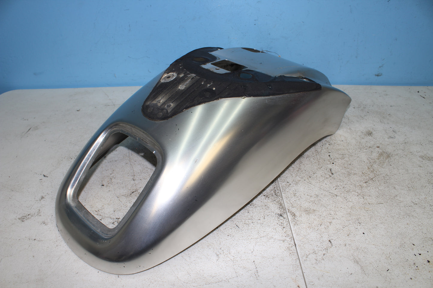 02-06 Harley Davidson VRSCA V Rod 100th Anniv. Rear Fender