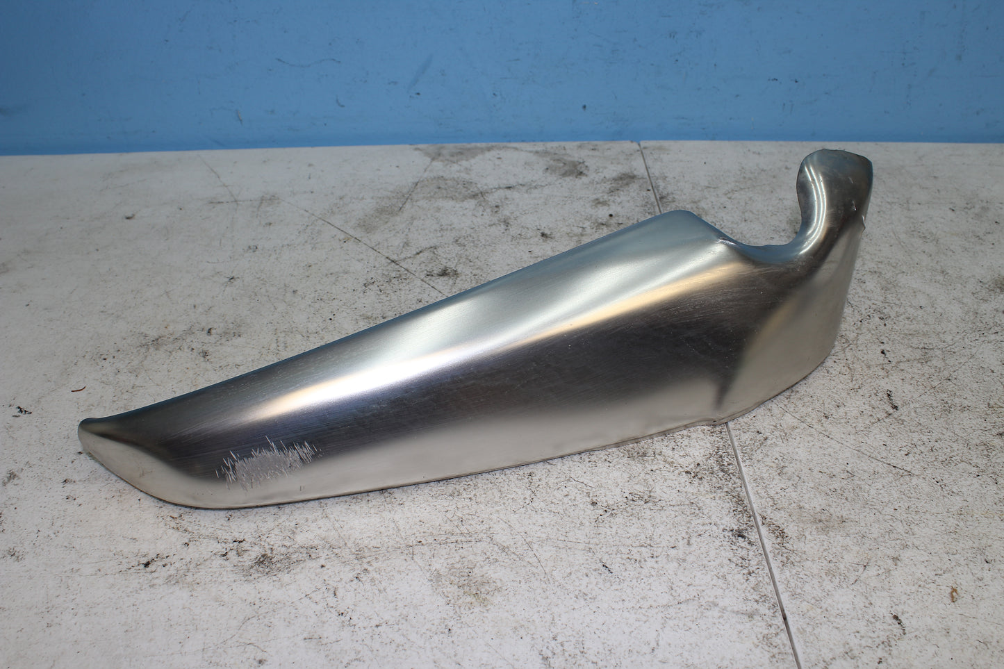 02-06 Harley Davidson V Rod 100th Anniv. Left Rear Radiator Trim Cover Fairing *DMG*