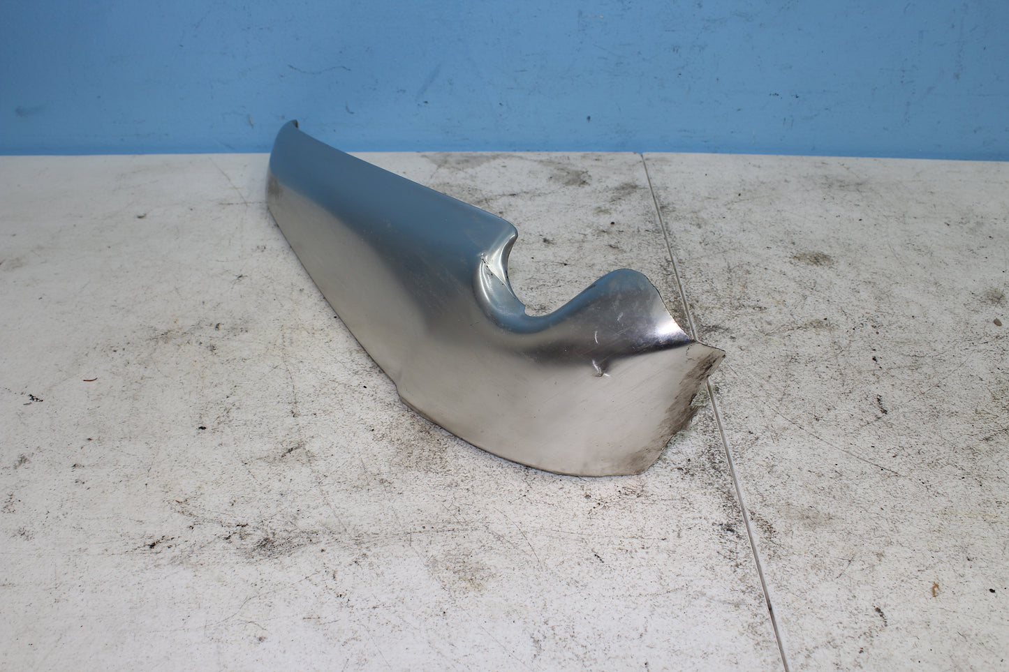 02-06 Harley Davidson V Rod 100th Anniv. Left Rear Radiator Trim Cover Fairing *DMG*
