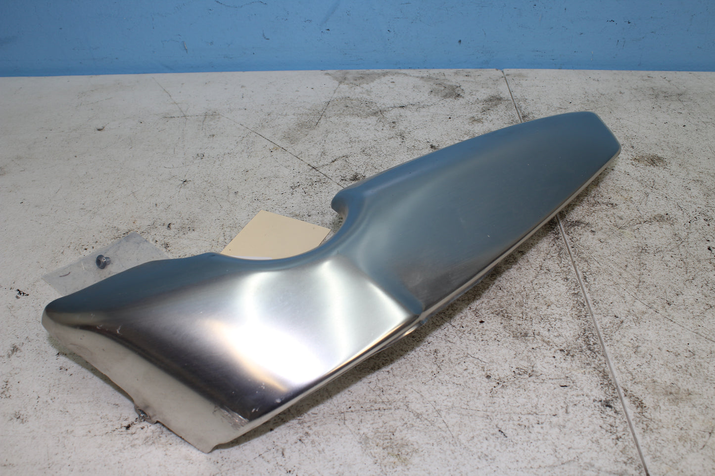 02-06 Harley Davidson V Rod 100th Anniv. Right Rear Radiator Trim Cover Fairing *DMG*