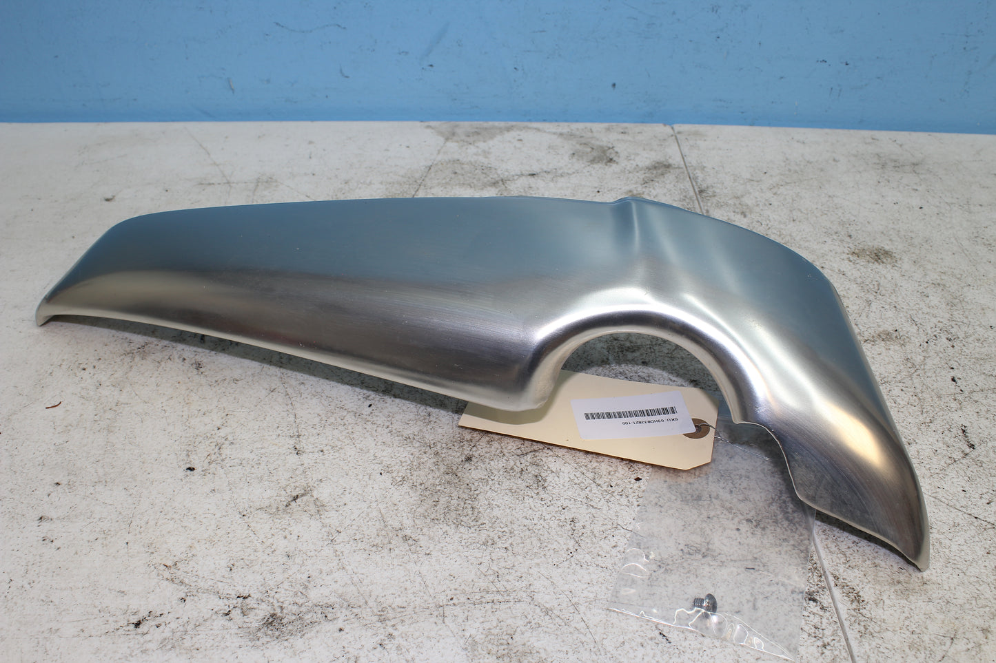02-06 Harley Davidson V Rod 100th Anniv. Right Rear Radiator Trim Cover Fairing *DMG*