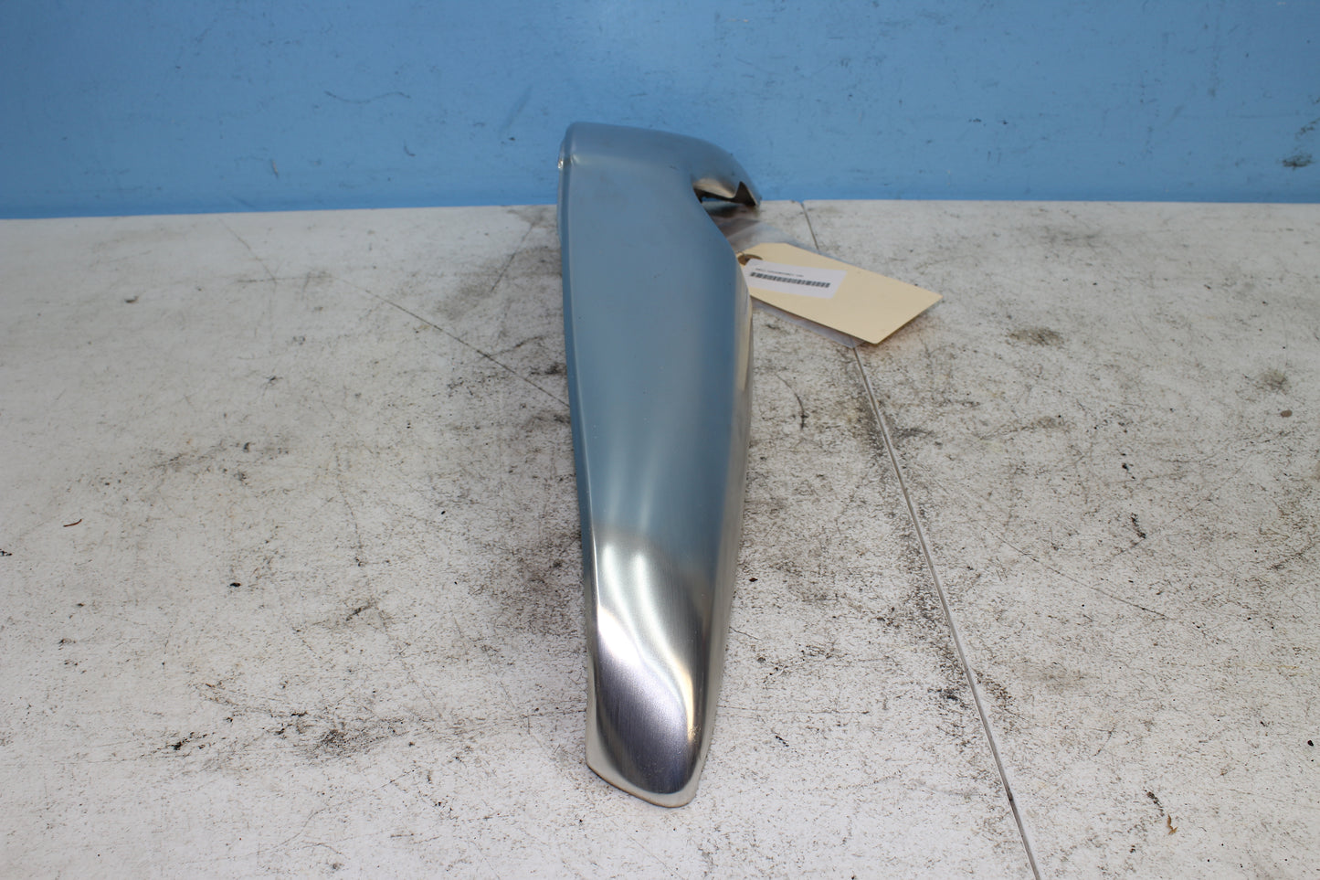 02-06 Harley Davidson V Rod 100th Anniv. Right Rear Radiator Trim Cover Fairing *DMG*