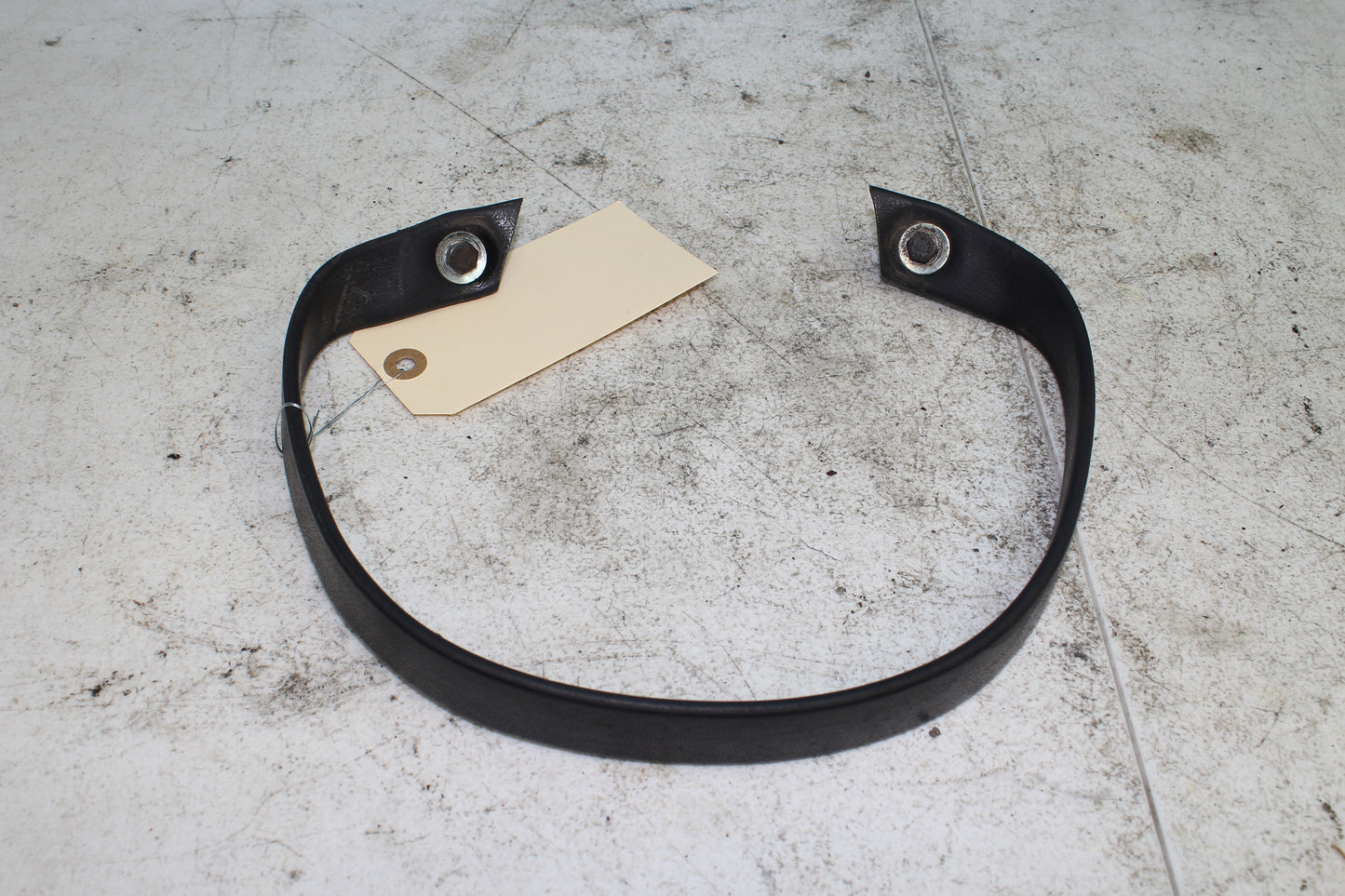 02-06 Harley Davidson VRSCA V Rod 100th Anniv. Seat Grab Strap