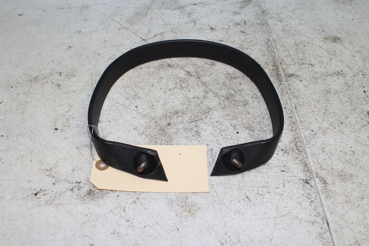 02-06 Harley Davidson VRSCA V Rod 100th Anniv. Seat Grab Strap