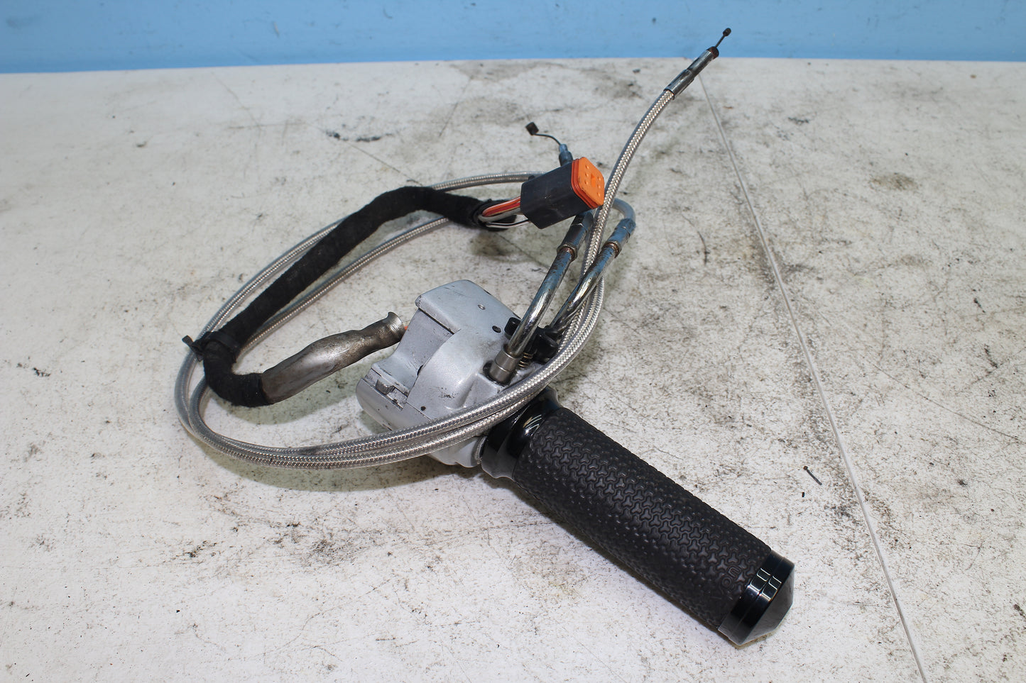 02-06 HD V Rod Right Hand Controls Start Stop Blinker Switch w/ Throttle Cable