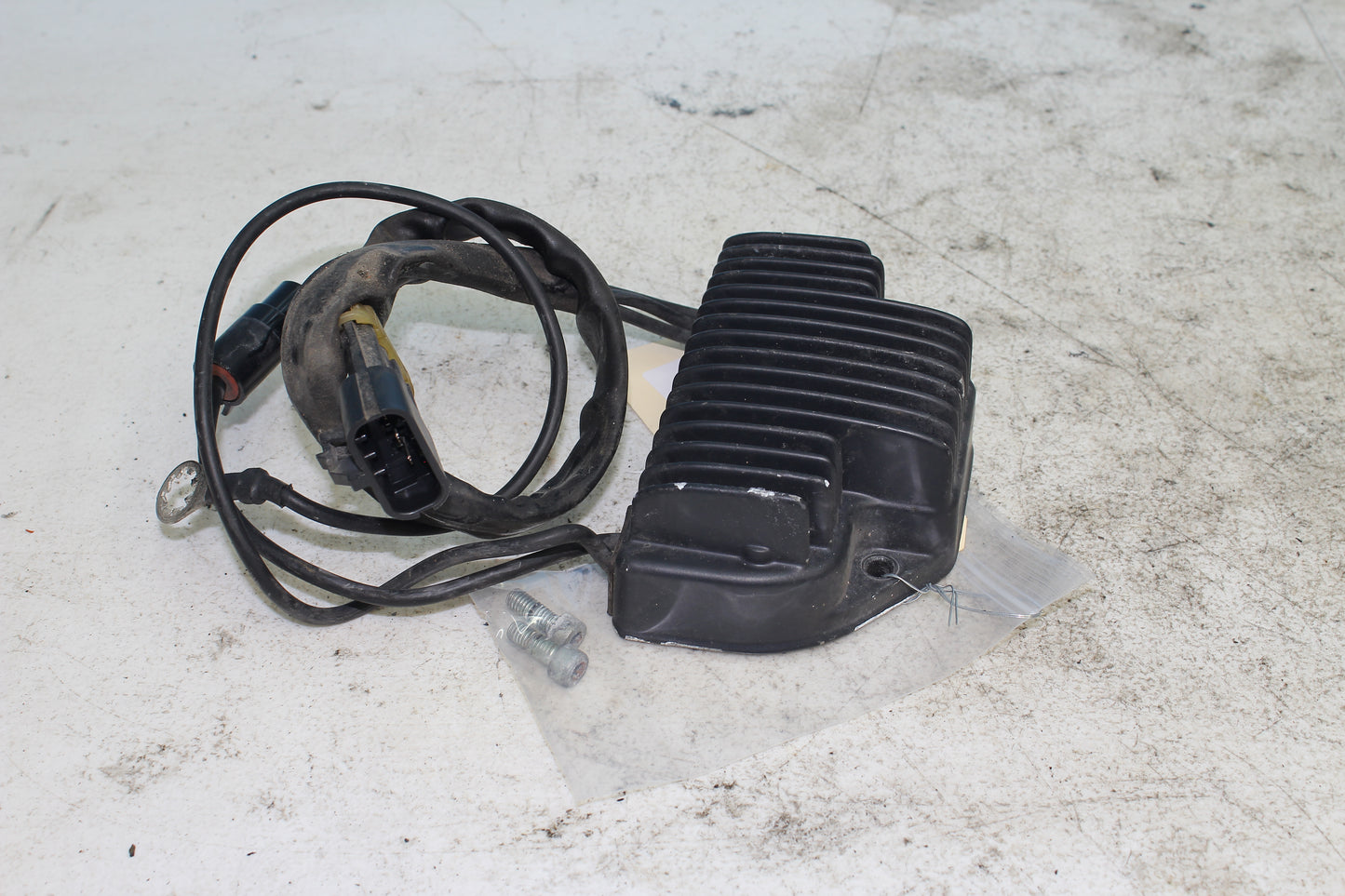 02-06 Harley Davidson V Rod 100th Anniv. Rectifier / Voltage Regulator