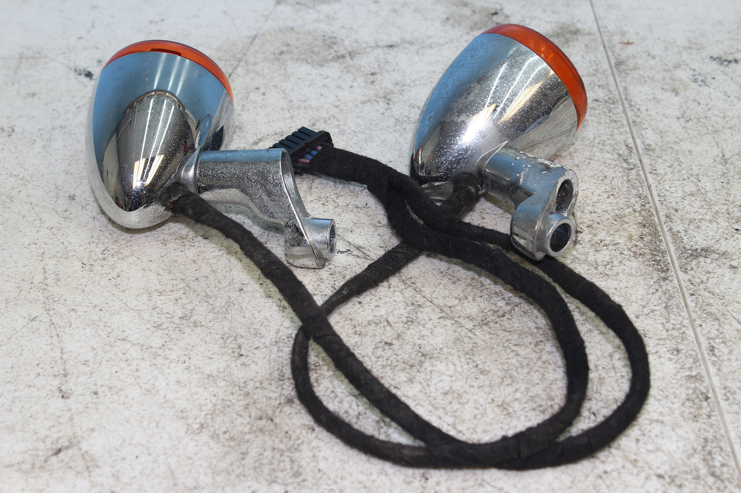 02-06 Harley Davidson VRSCA V Rod 100th Anniv. Front Turn Signals