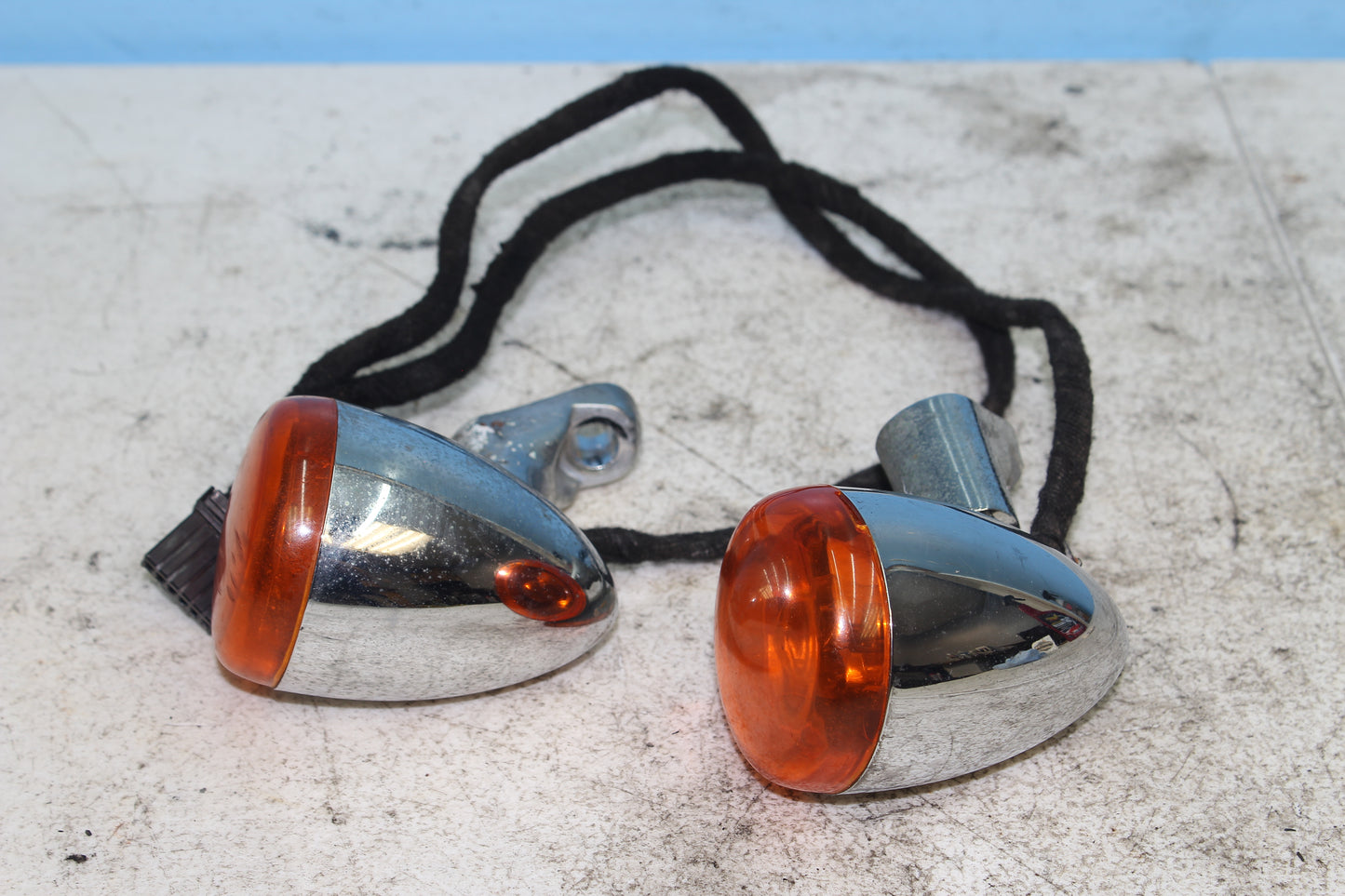 02-06 Harley Davidson VRSCA V Rod 100th Anniv. Front Turn Signals