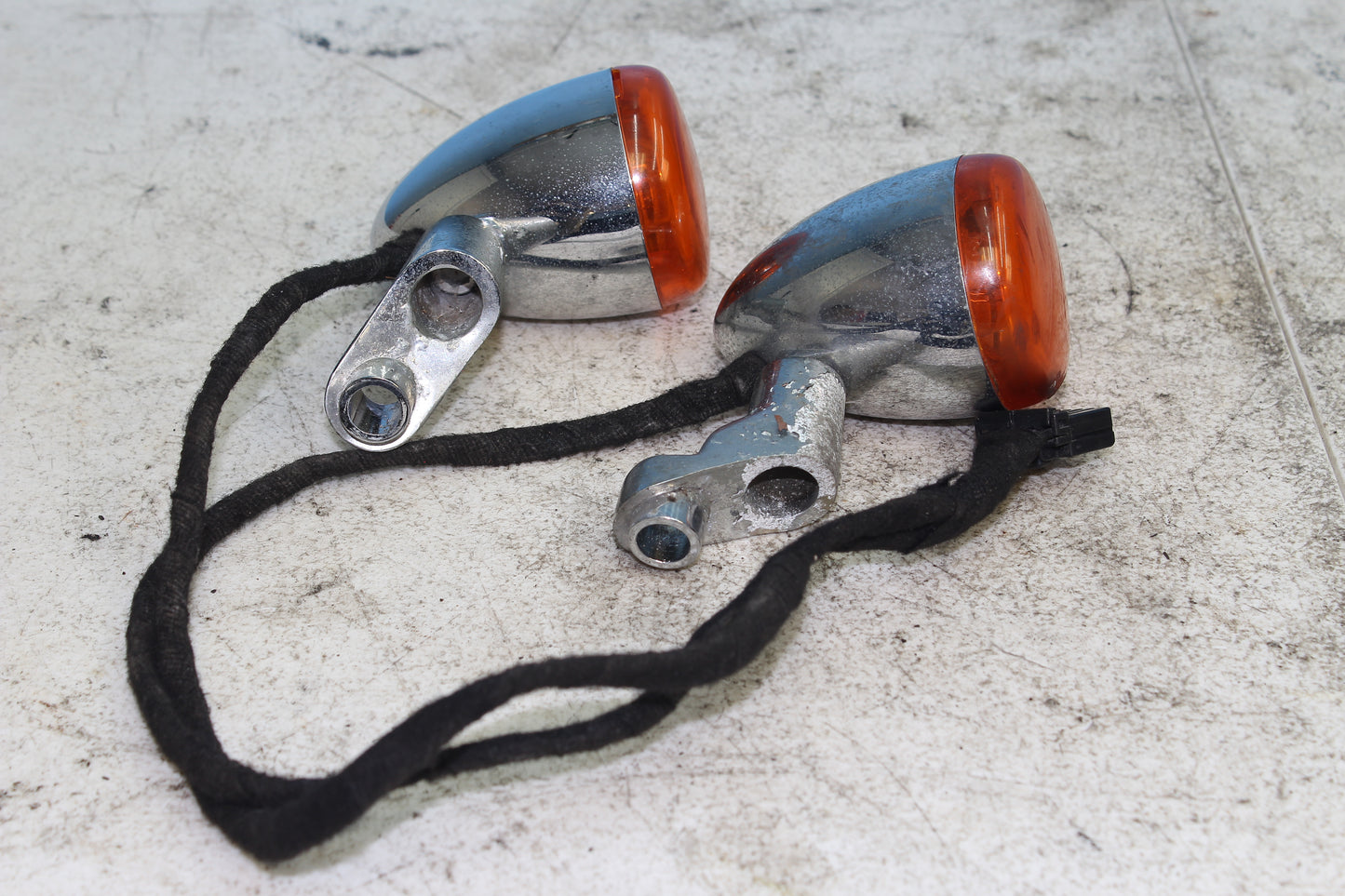 02-06 Harley Davidson VRSCA V Rod 100th Anniv. Front Turn Signals