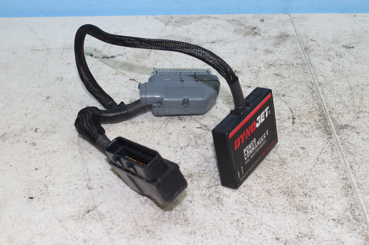 02-06 Harley Davidson VRod 100th Anniv. Power Commander (DynoJet 15-026)