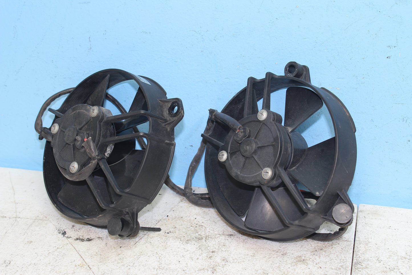 02-06 Harley Davidson V Rod 100th Anniv. Radiator Coolant Oil Cooler Fans