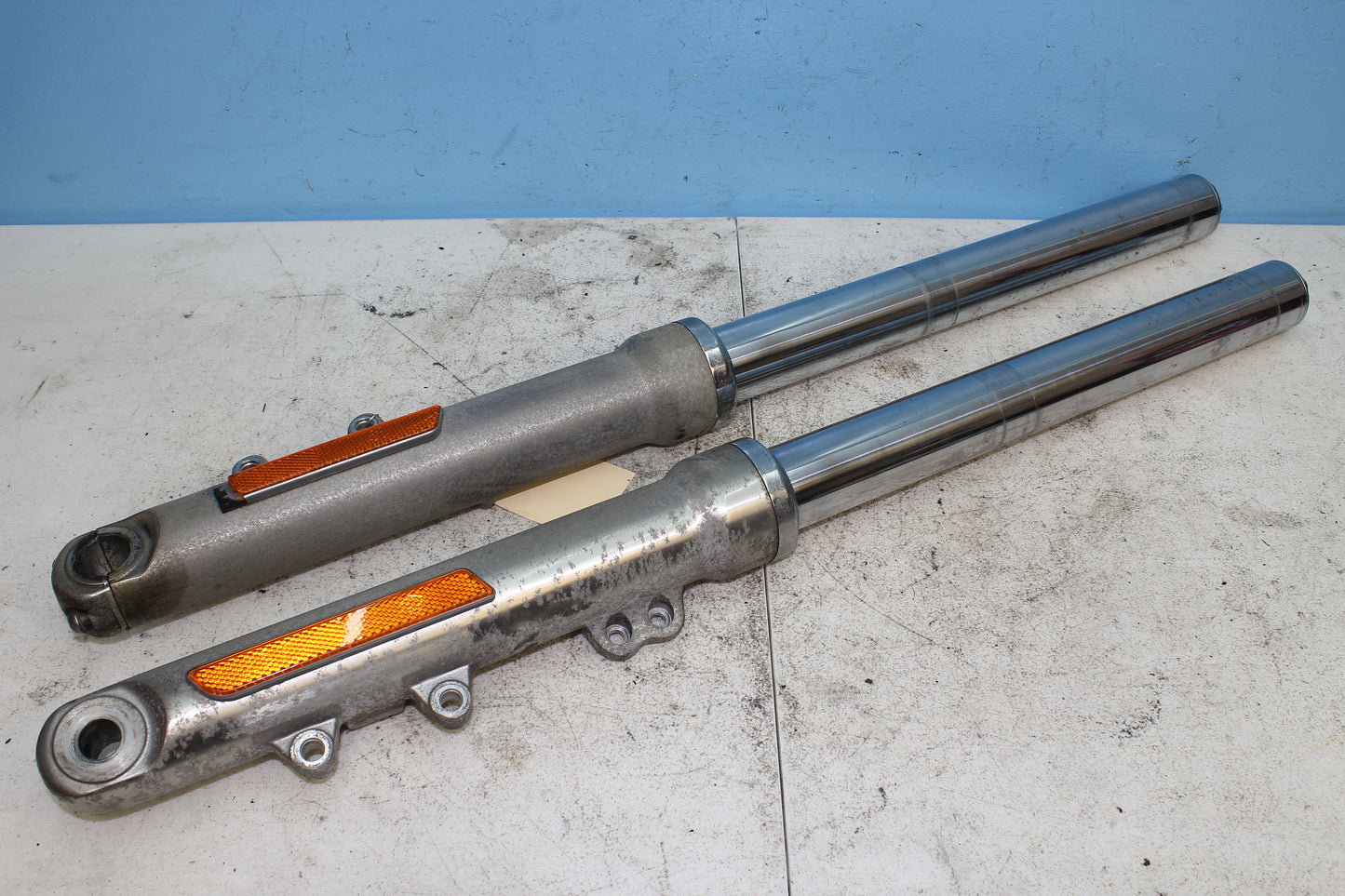 02-06 Harley Davidson VRSCA V Rod 100th Anniv. Forks Suspension Shocks