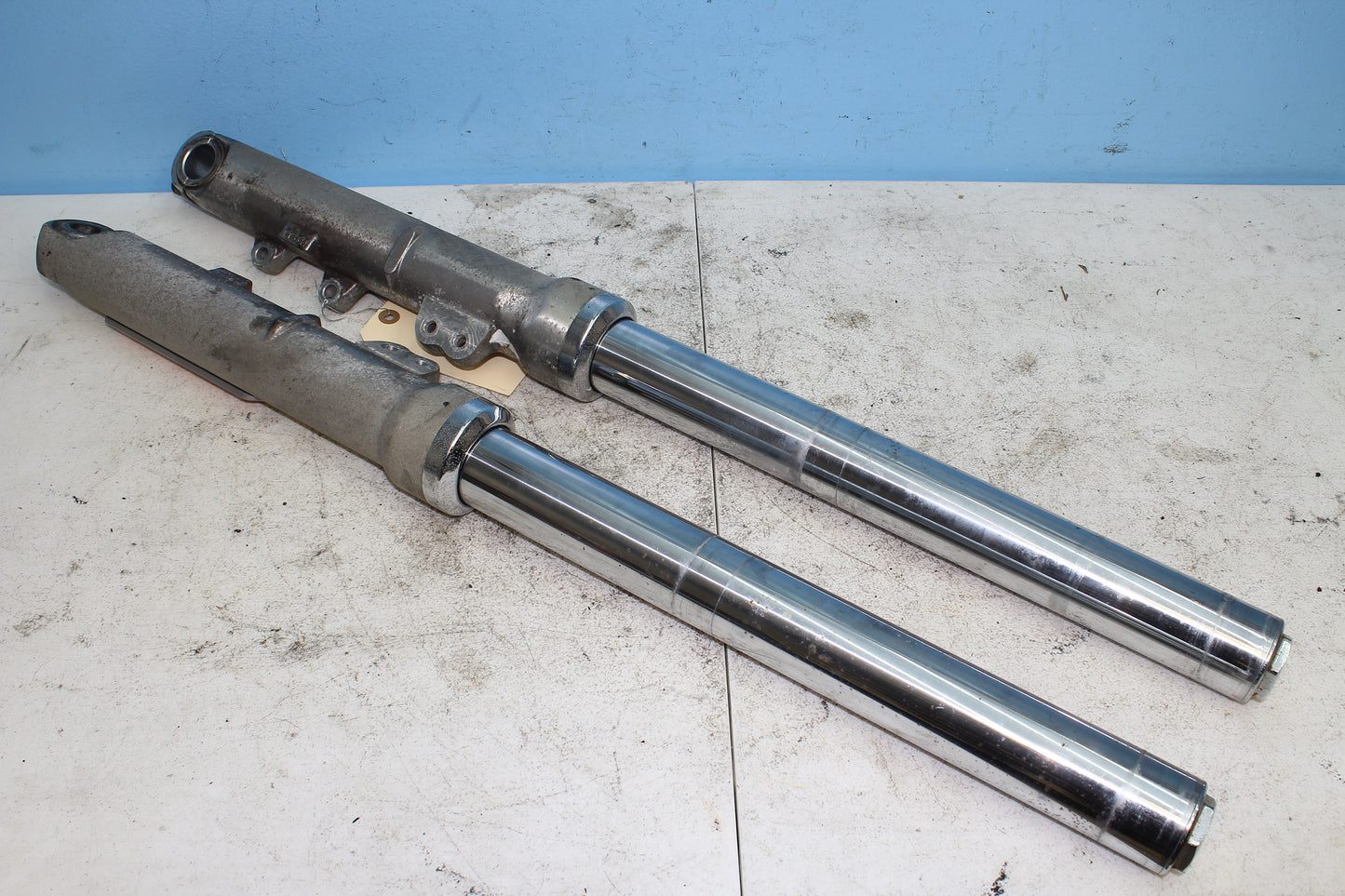 02-06 Harley Davidson VRSCA V Rod 100th Anniv. Forks Suspension Shocks