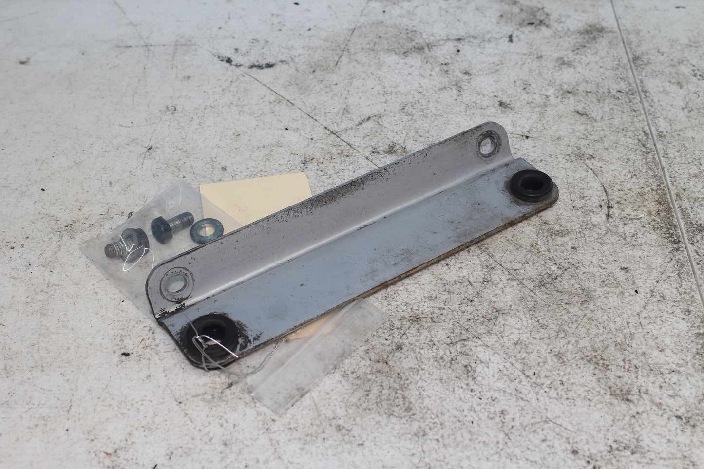 02-06 Harley Davidson VRSCA V Rod 100th Anniv. Radiator Bracket