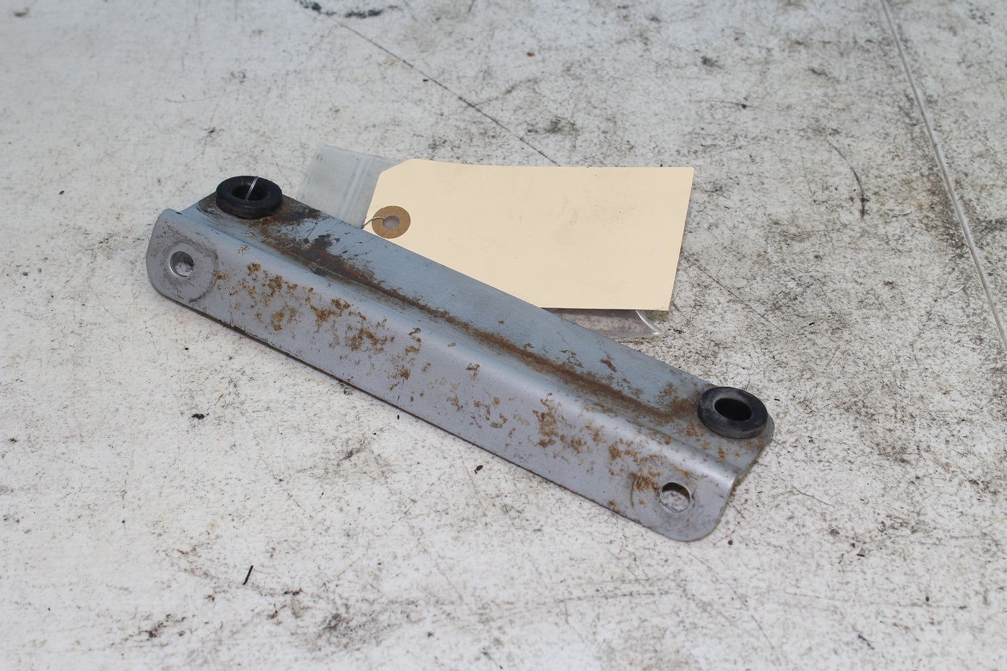 02-06 Harley Davidson VRSCA V Rod 100th Anniv. Radiator Bracket