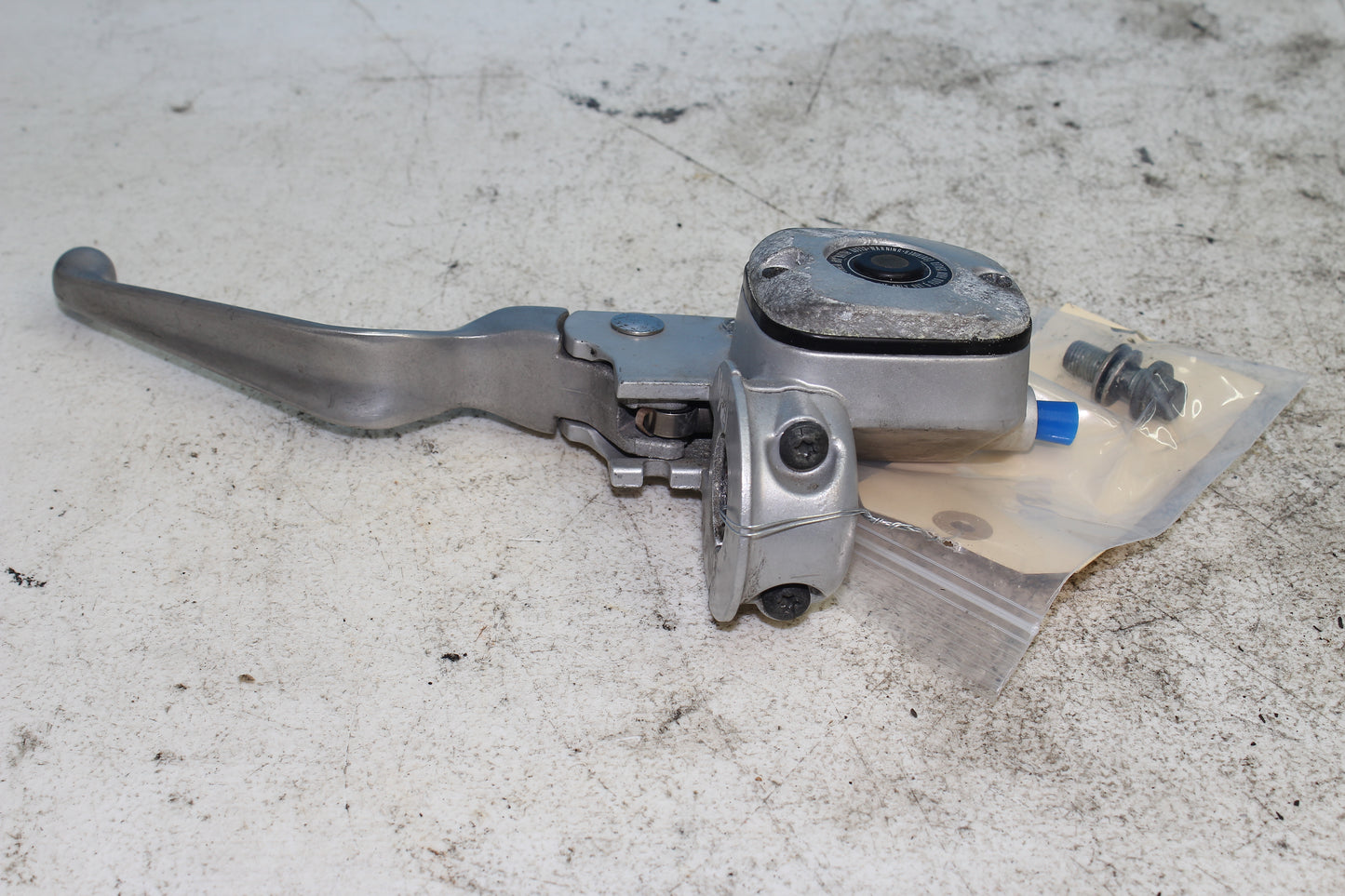 02-06 Harley Davidson VRSCA V Rod 100th Anniv. Clutch Master Cylinder w/ Lever
