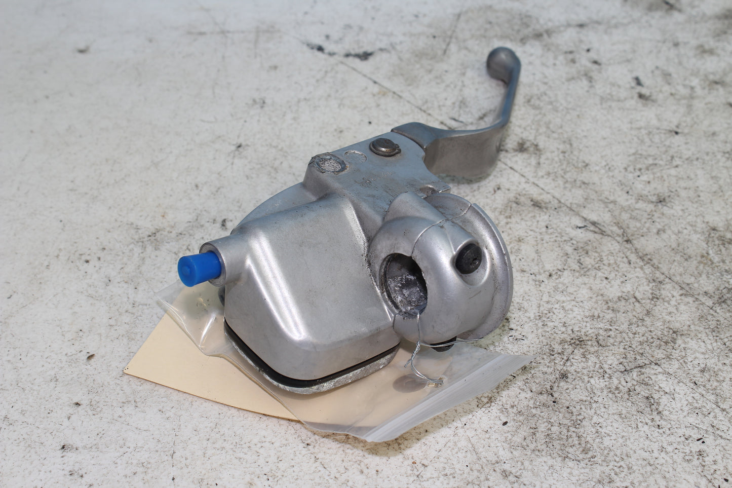 02-06 Harley Davidson VRSCA V Rod 100th Anniv. Clutch Master Cylinder w/ Lever