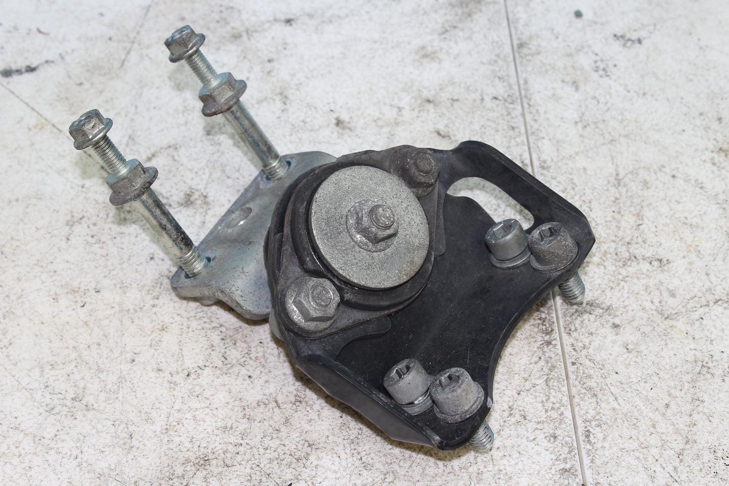 02-06 Harley Davidson VRSCA V Rod 100th Anniv. Engine Motor Mount Bracket