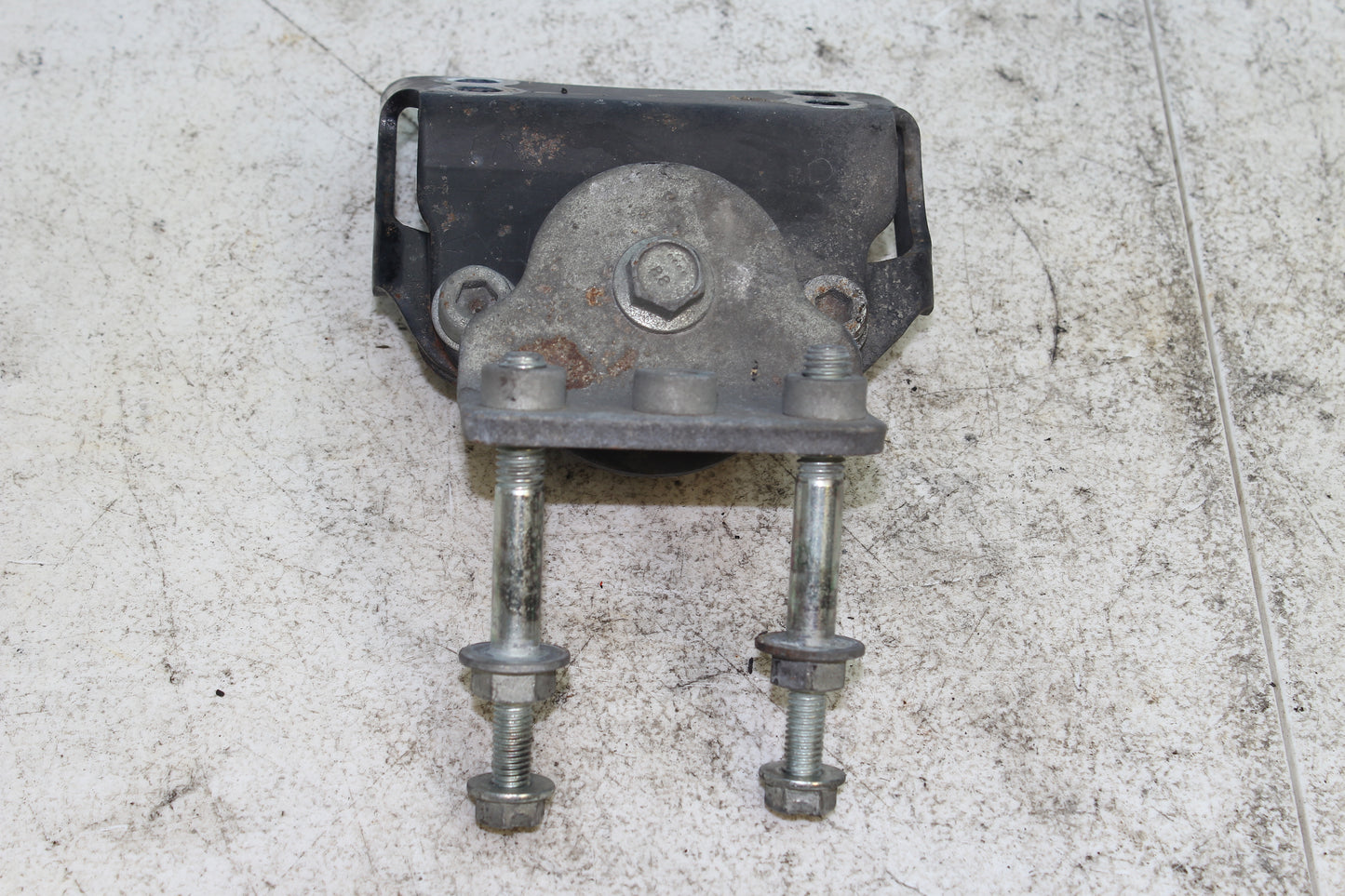 02-06 Harley Davidson VRSCA V Rod 100th Anniv. Engine Motor Mount Bracket